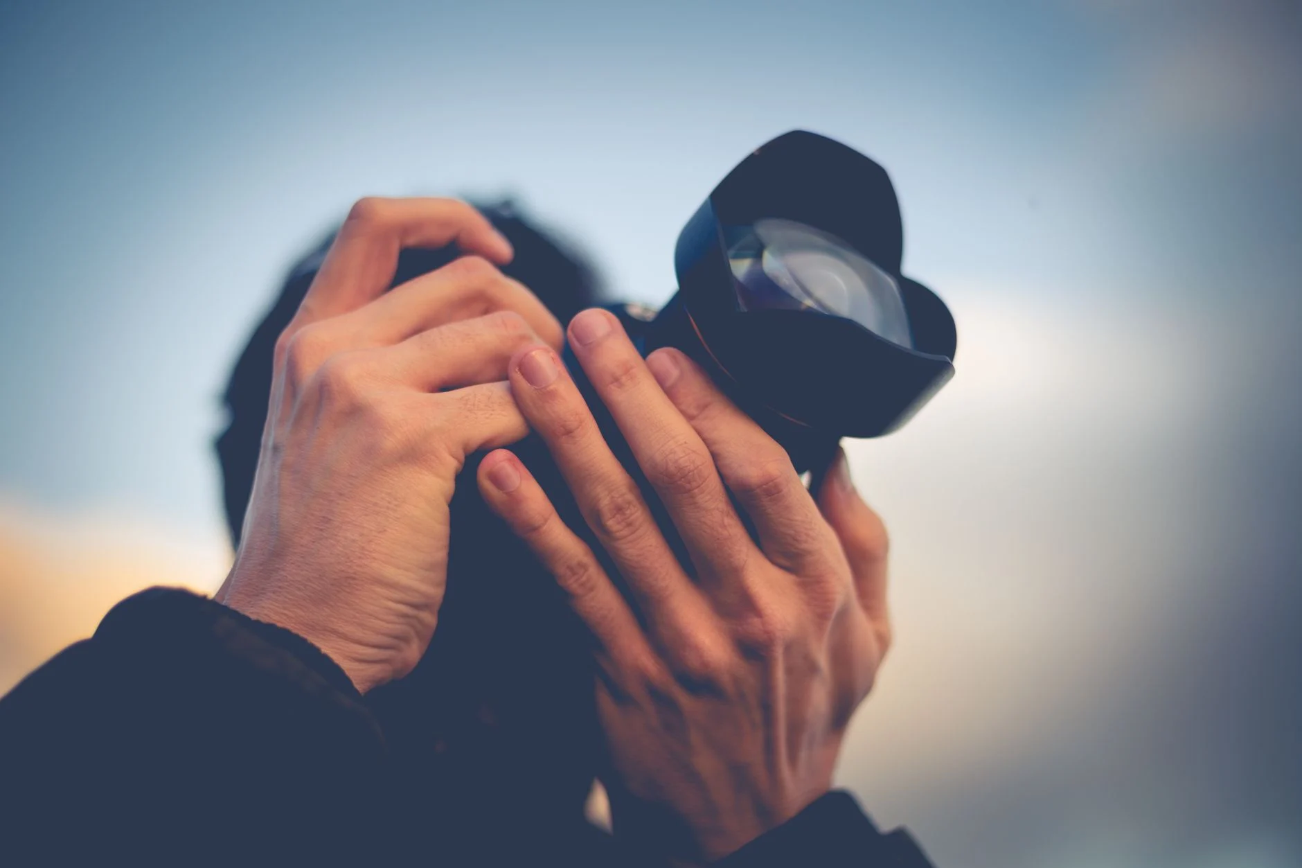 Diferença entre câmera DSLR e mirrorless na prática