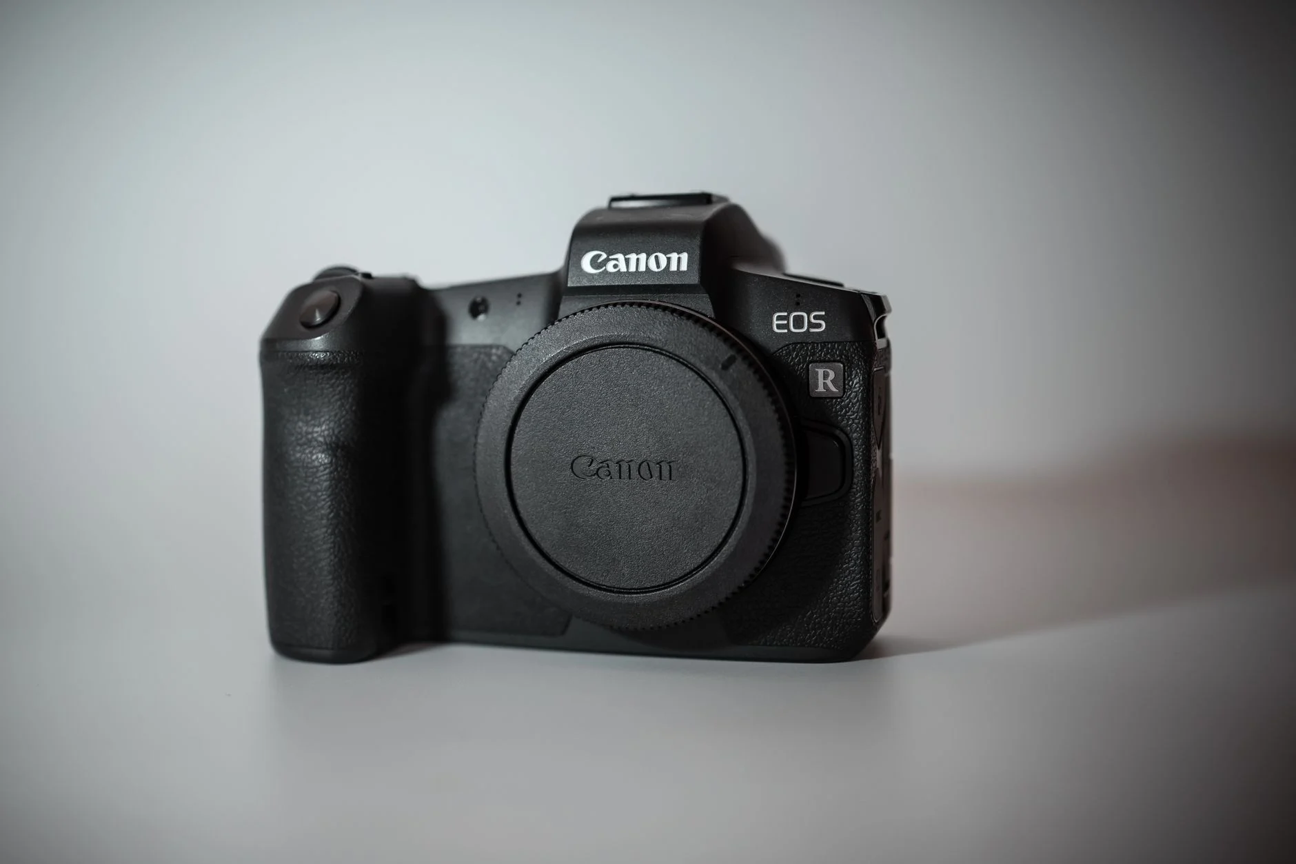 Canon EOS R100